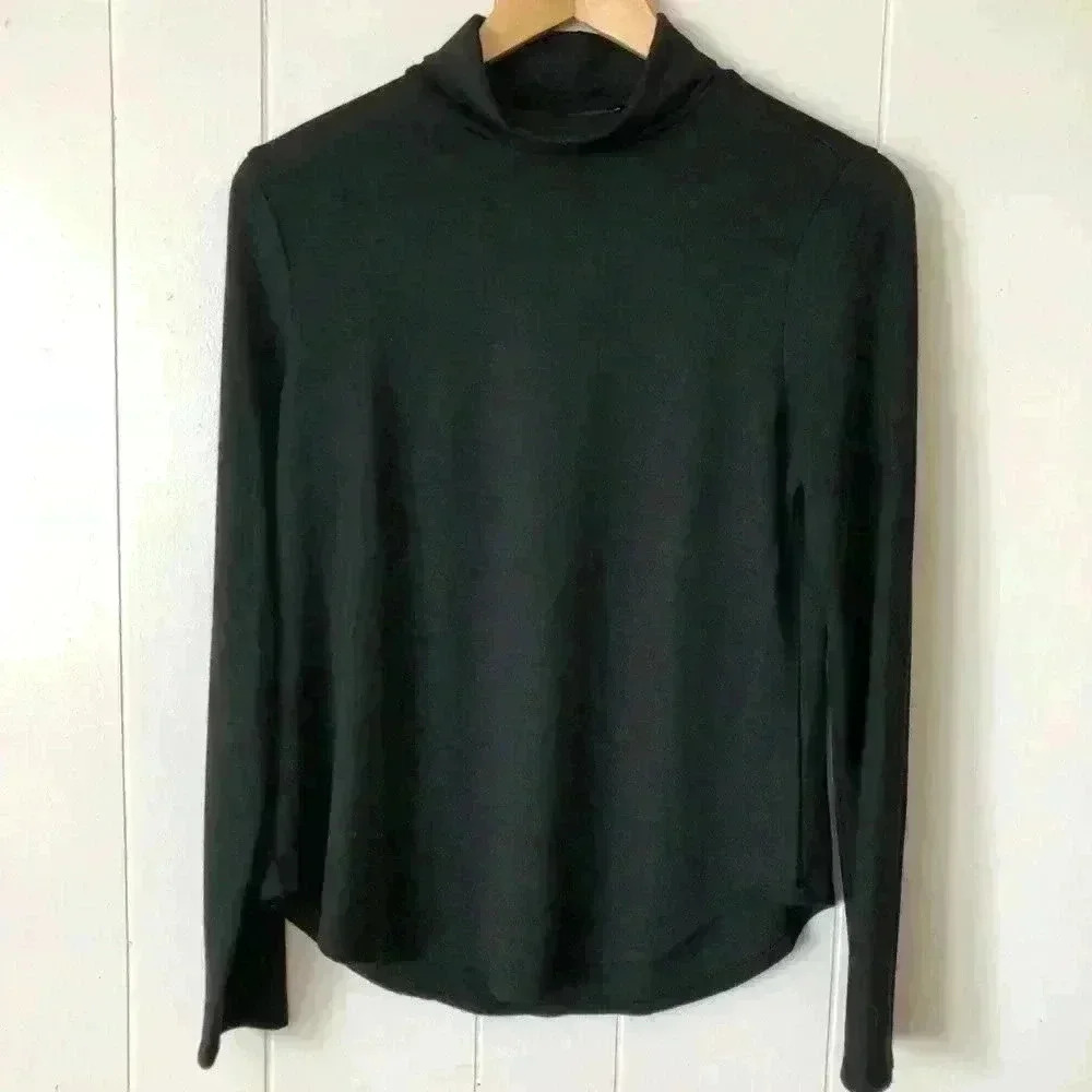 Banana Republic Lightweight Turtleneck Sweater Size S